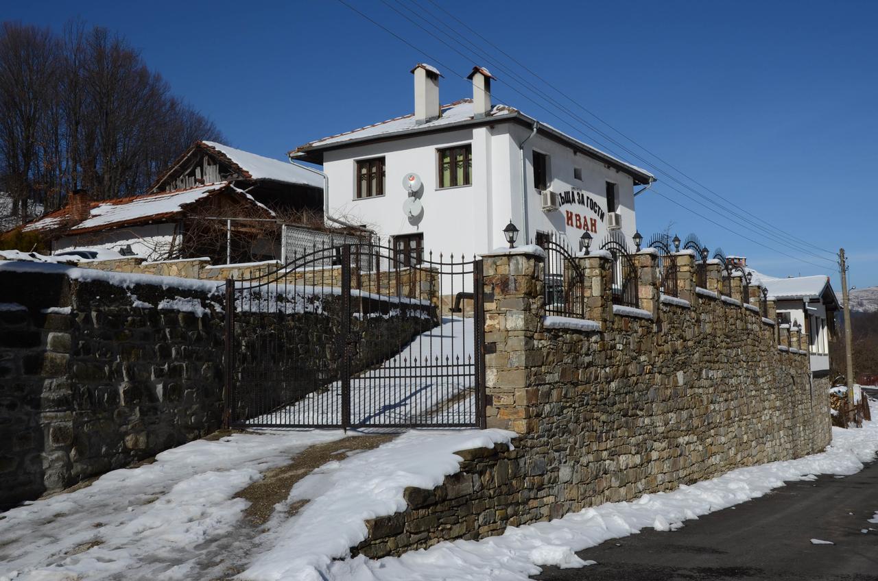 Guest House Ivan Cherni Osum Экстерьер фото