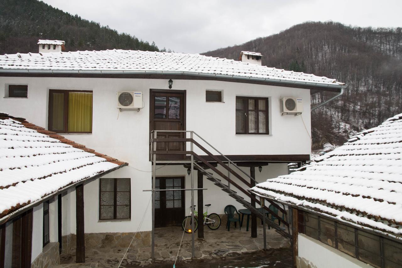 Guest House Ivan Cherni Osum Экстерьер фото