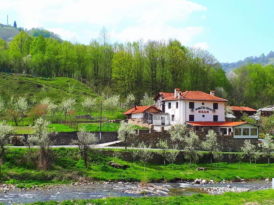 Guest House Ivan Cherni Osum Экстерьер фото